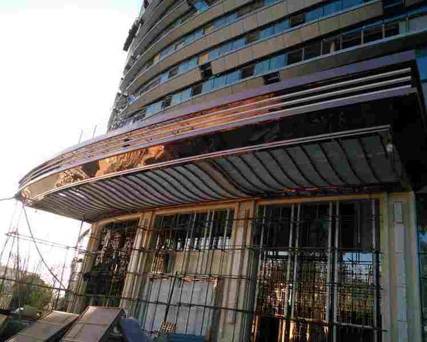 不銹鋼雕塑門(mén)頭吊頂金屬建筑工程廠(chǎng)家10年不銹鋼雕塑金屬制品定制廠(chǎng)家